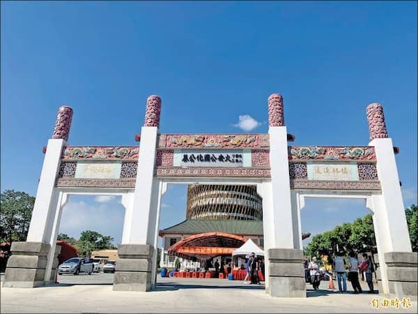 桃市八德區大安公墓新建納骨塔工程「八德生命紀念館」昨天啟用。(自由時報記者陳恩惠攝)